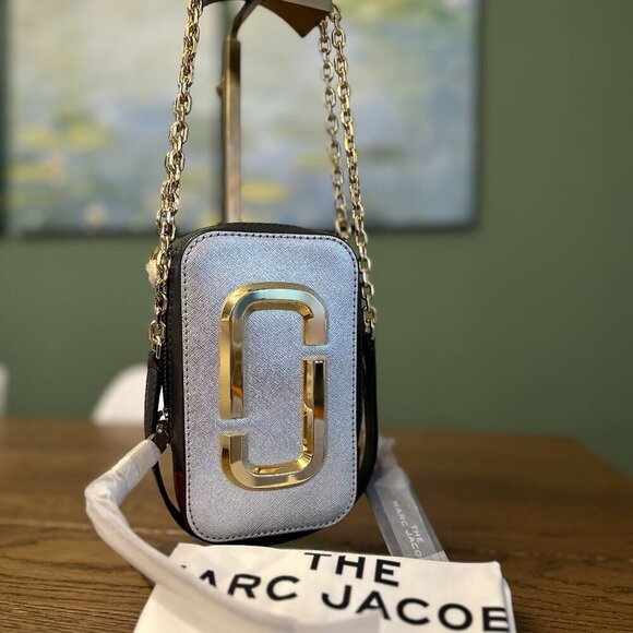 Marc Jacobs Handbags - NWT! New Marc Jacobs Hot Shot Crossbody Leather Bag -Silver multi